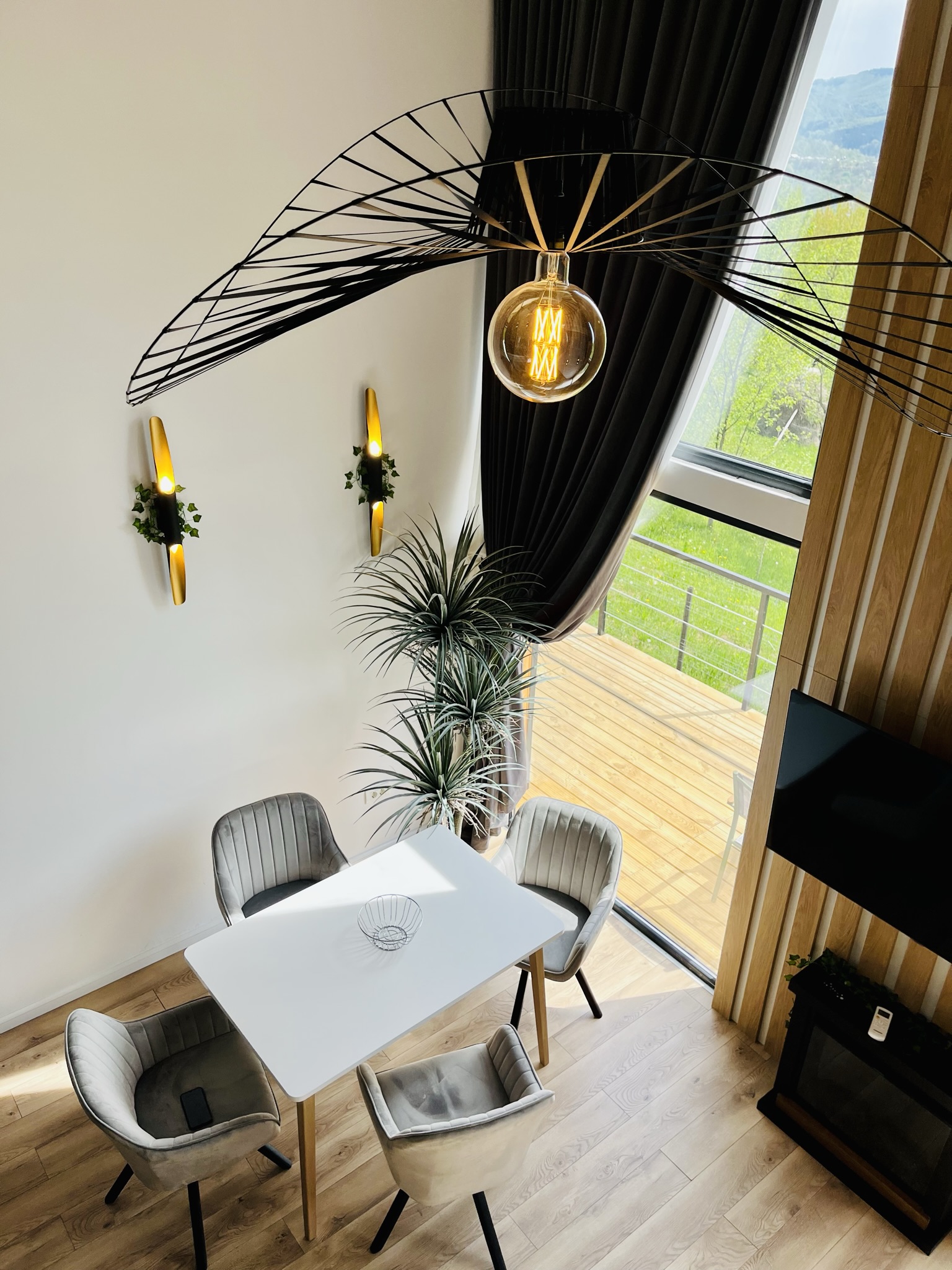 moon village comarnic