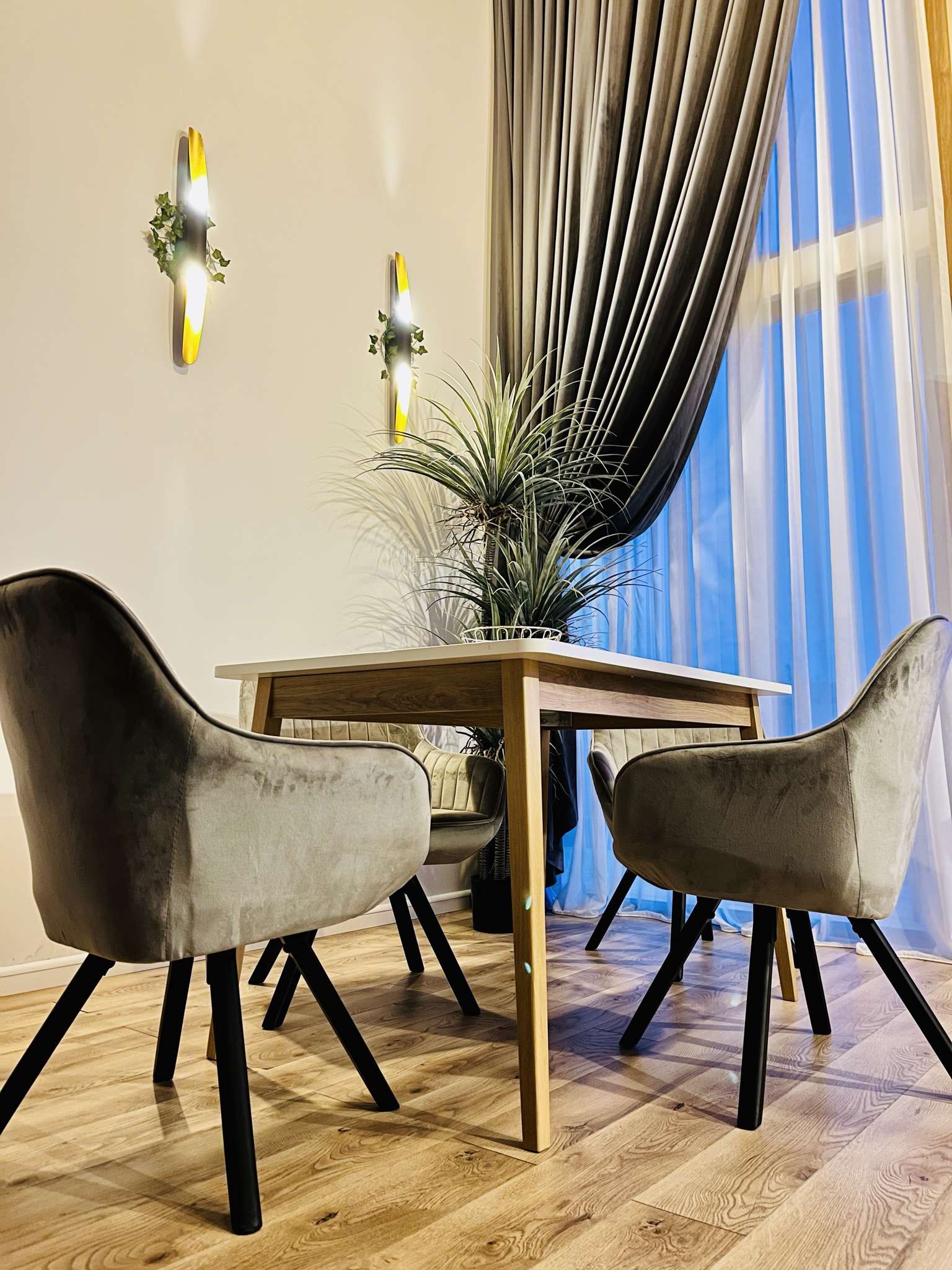 moon village comarnic