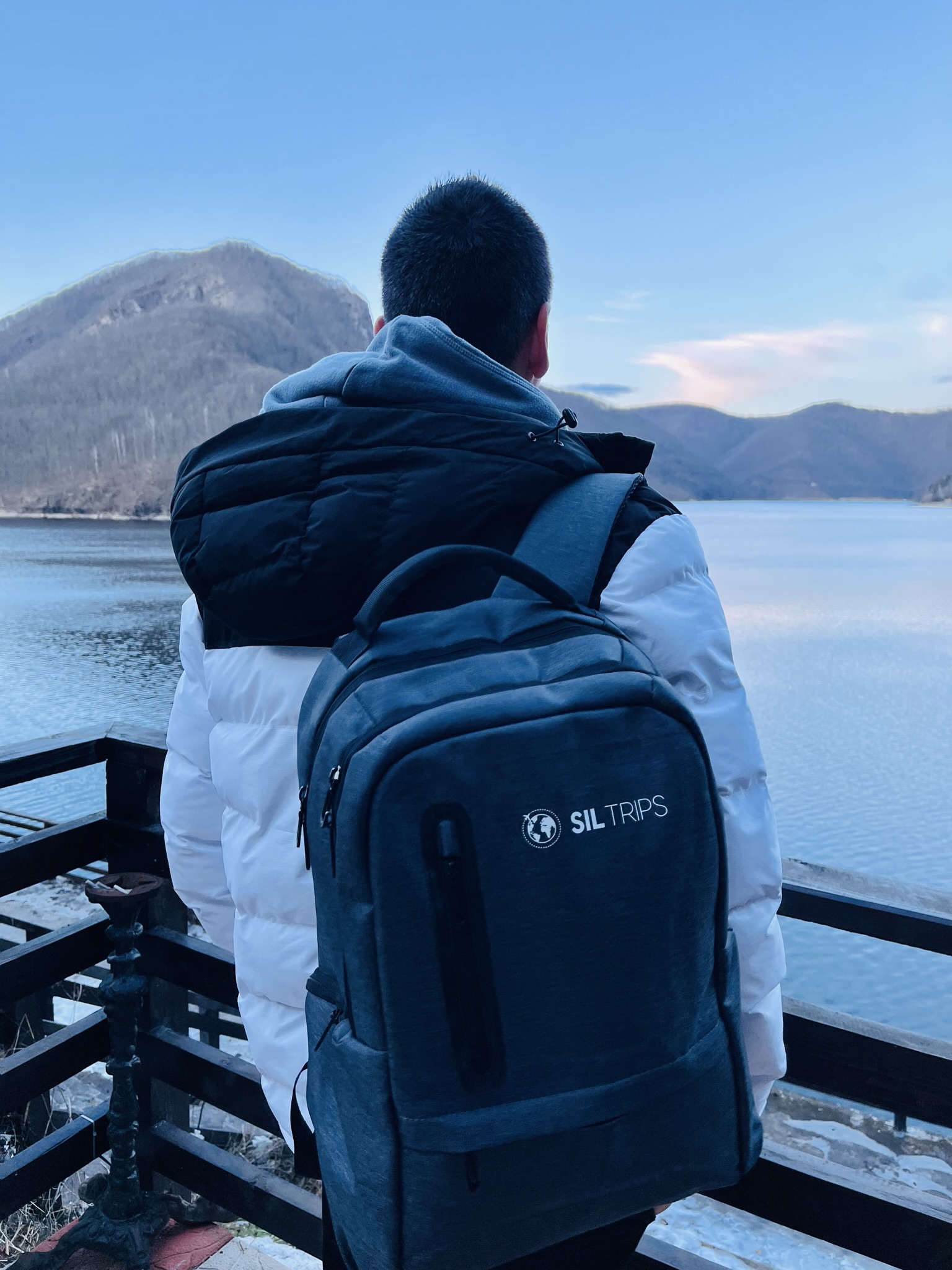 tarnița forest lake