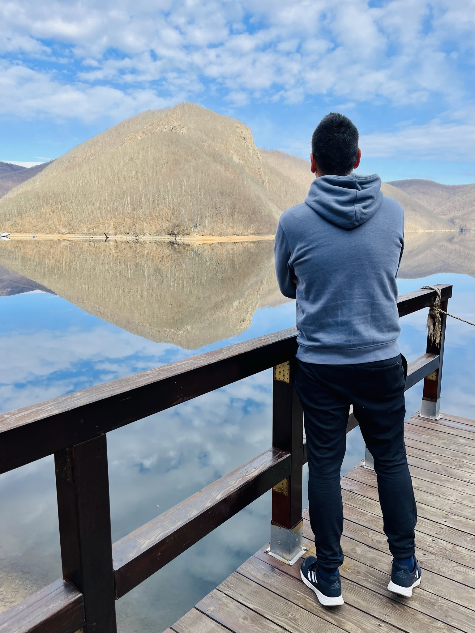 tarnița forest lake