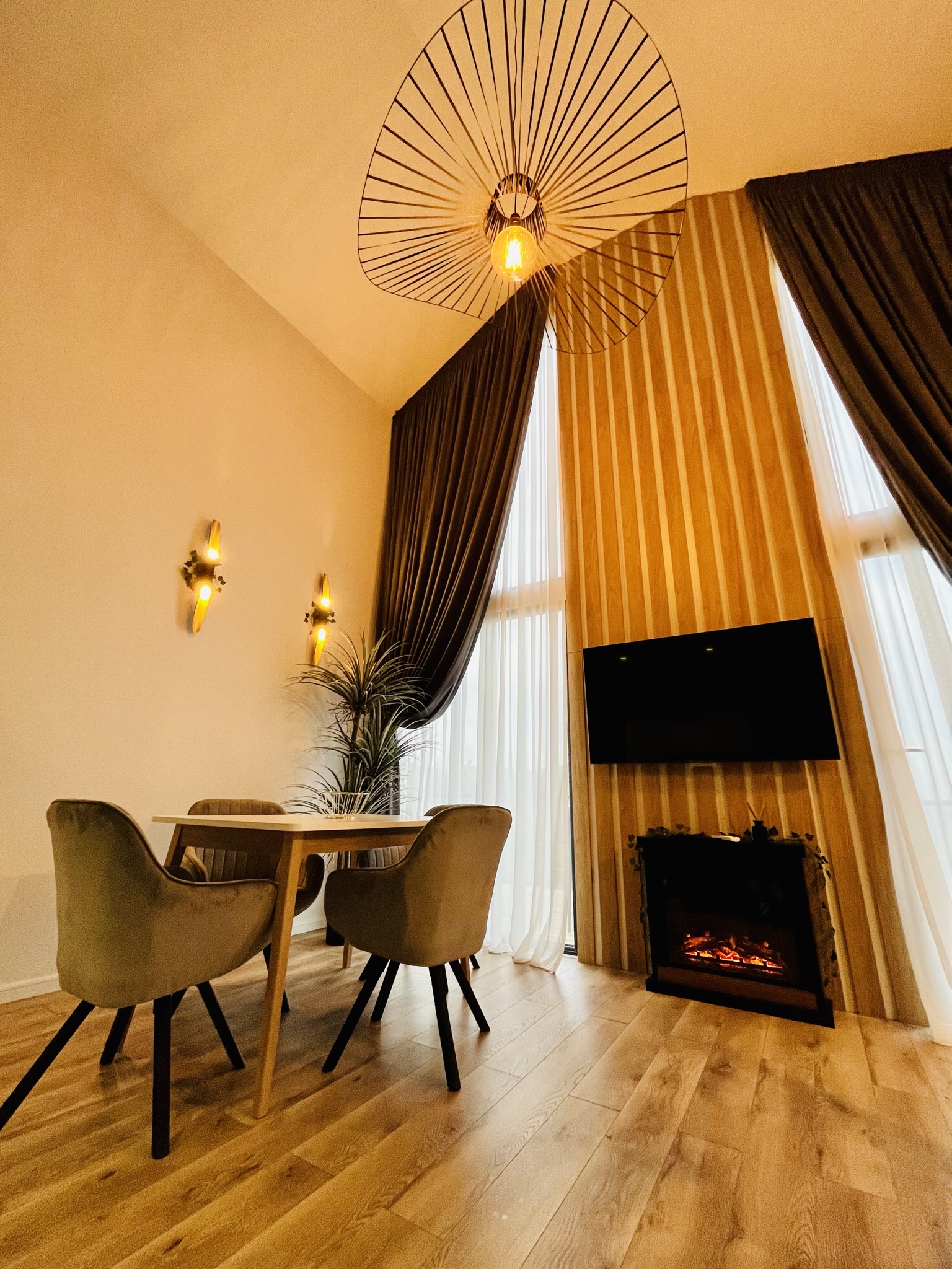 moon village comarnic