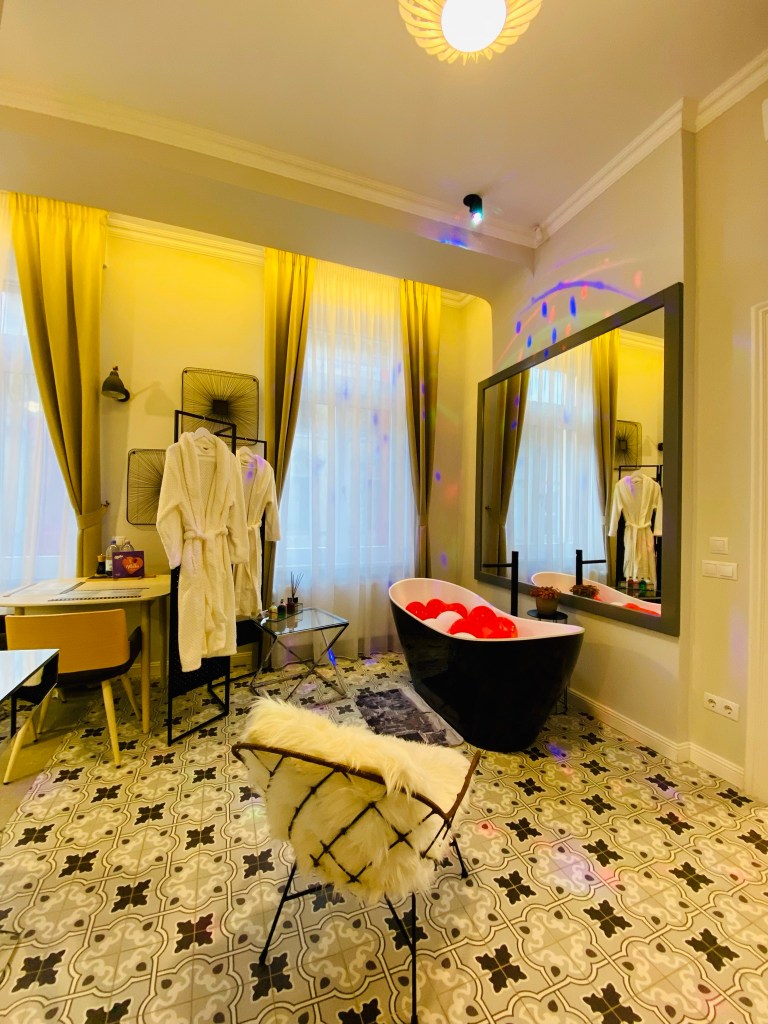 cea mai romantică cazare din Oradea